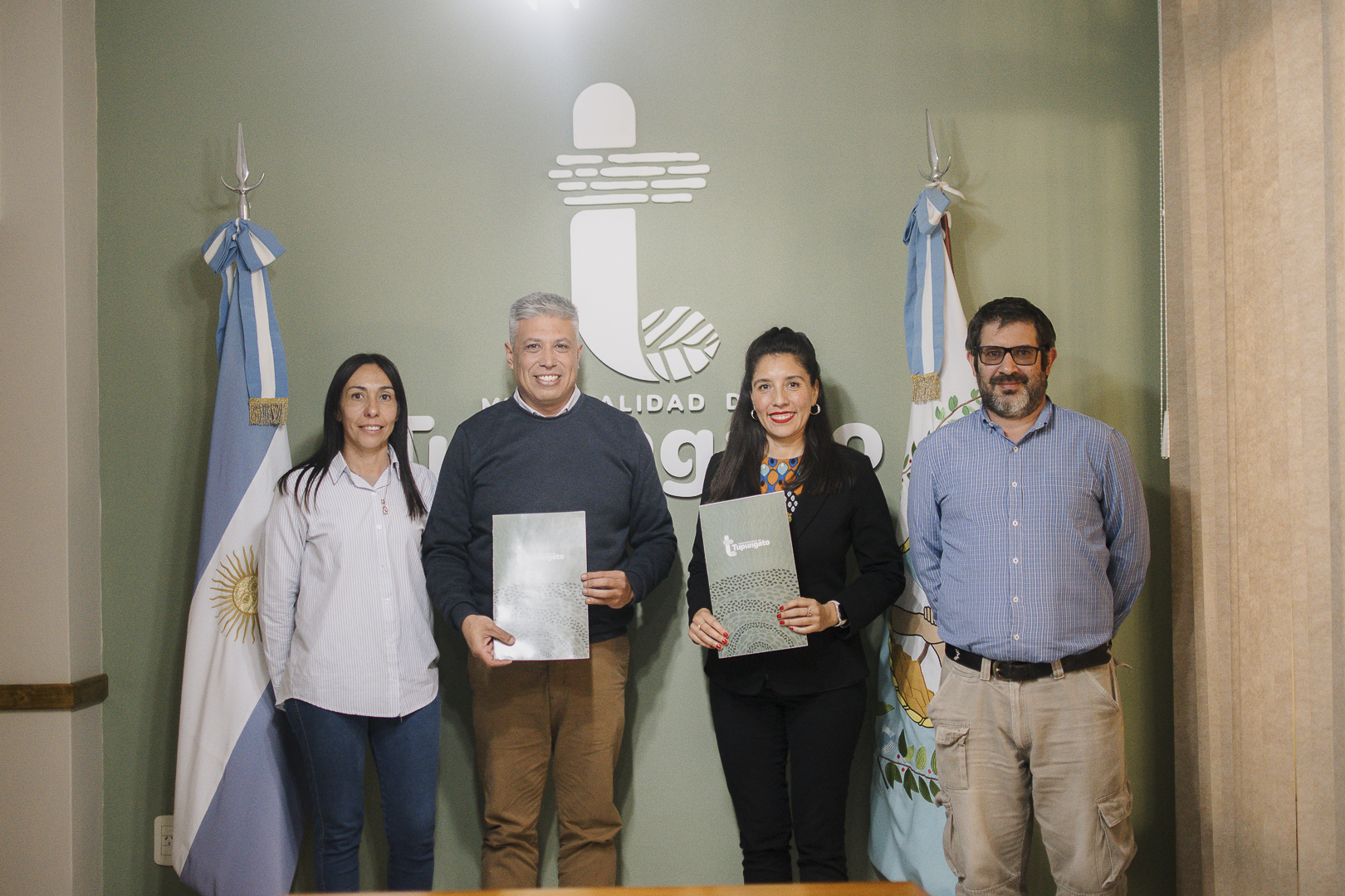 InvertiDasMente: la Escuela Camilo Carballo es la primera institución en recibir el Fortalecimiento Económico Educativo Municipal