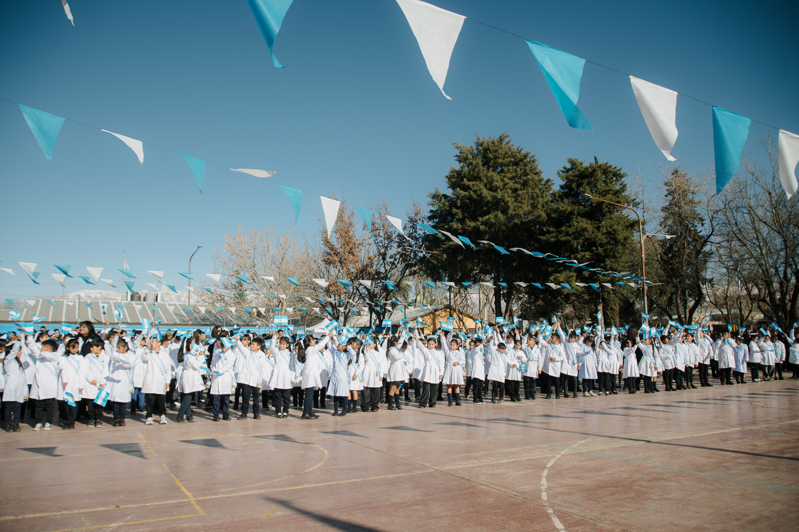 Con orgullo y emoción Tupungato conmemoró el Día de la Bandera