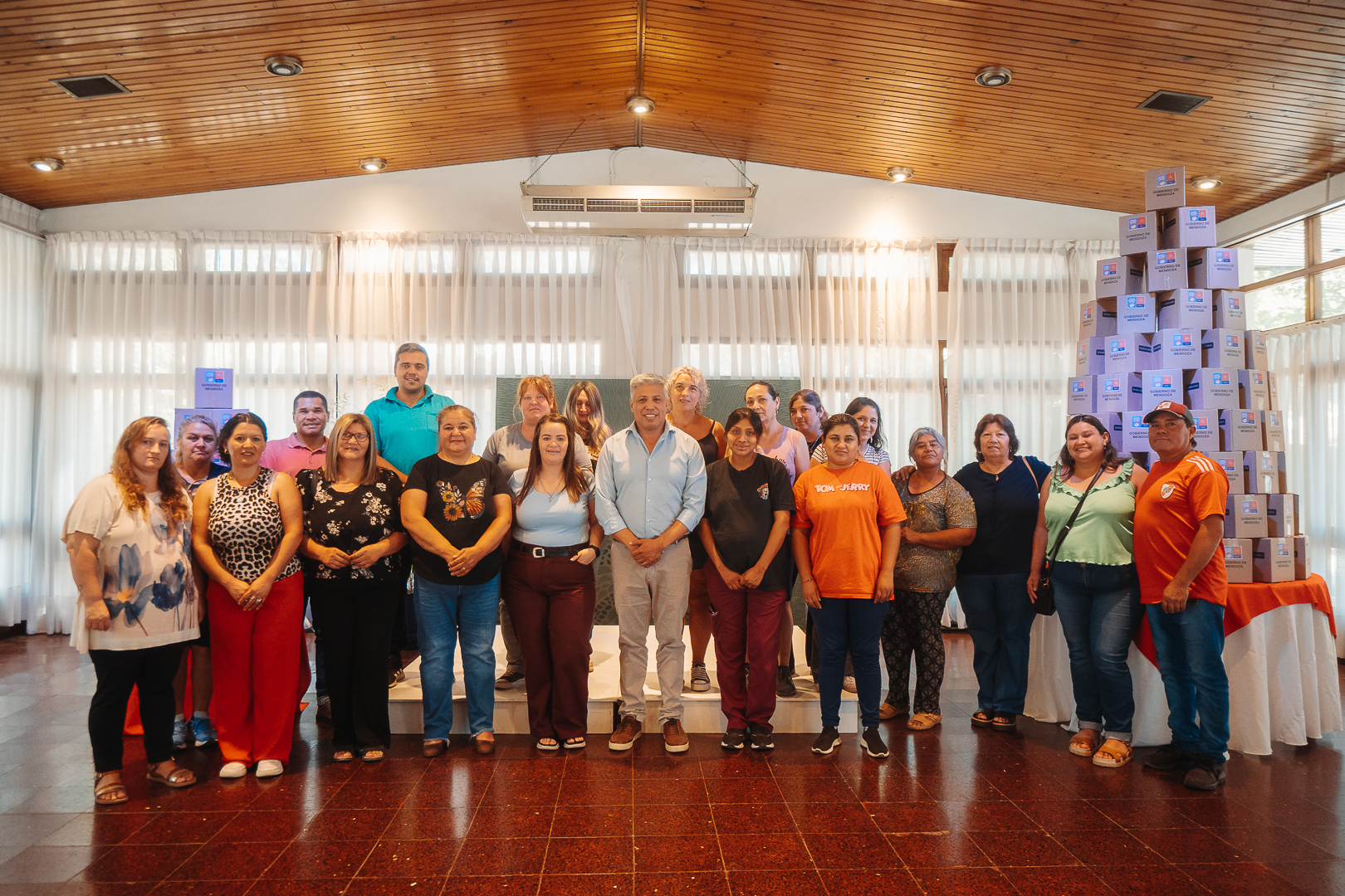 El Municipio realizó la entrega de 614 Kits Navideños a Merenderos de Tupungato