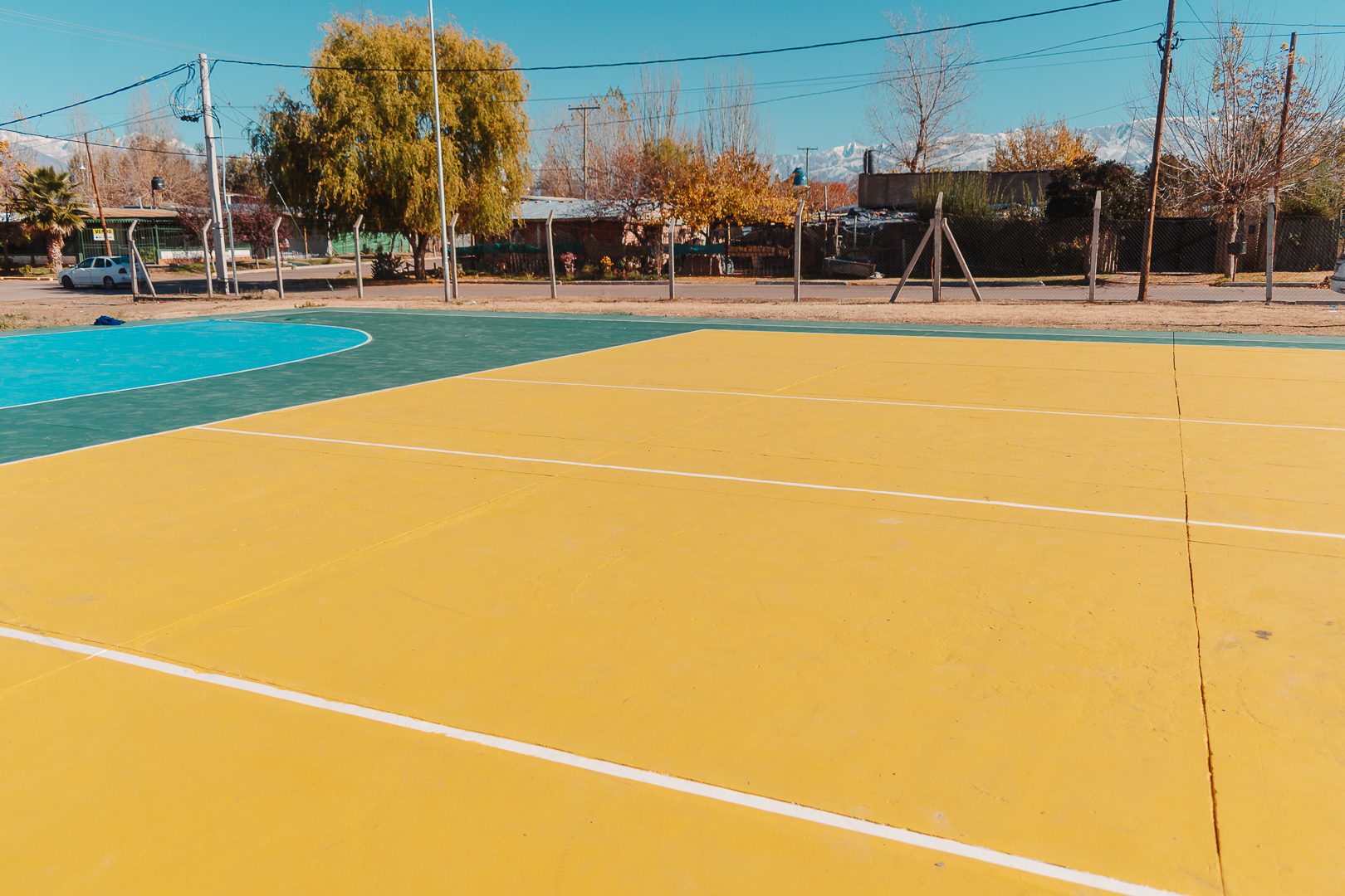 Obra de pintura y reacondicionamiento de playones deportivos distritales: finalizó la primera etapa