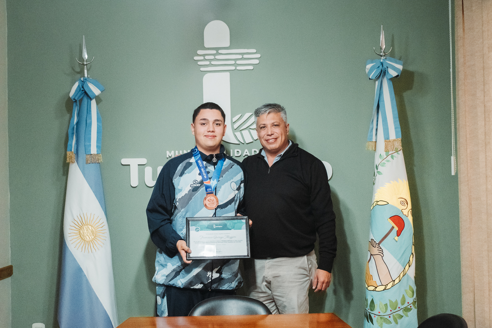 El deportista Francesco Quiroga Maggini agradeció al Intendente Gustavo Aguilera por el acompañamiento del municipio en su carrera